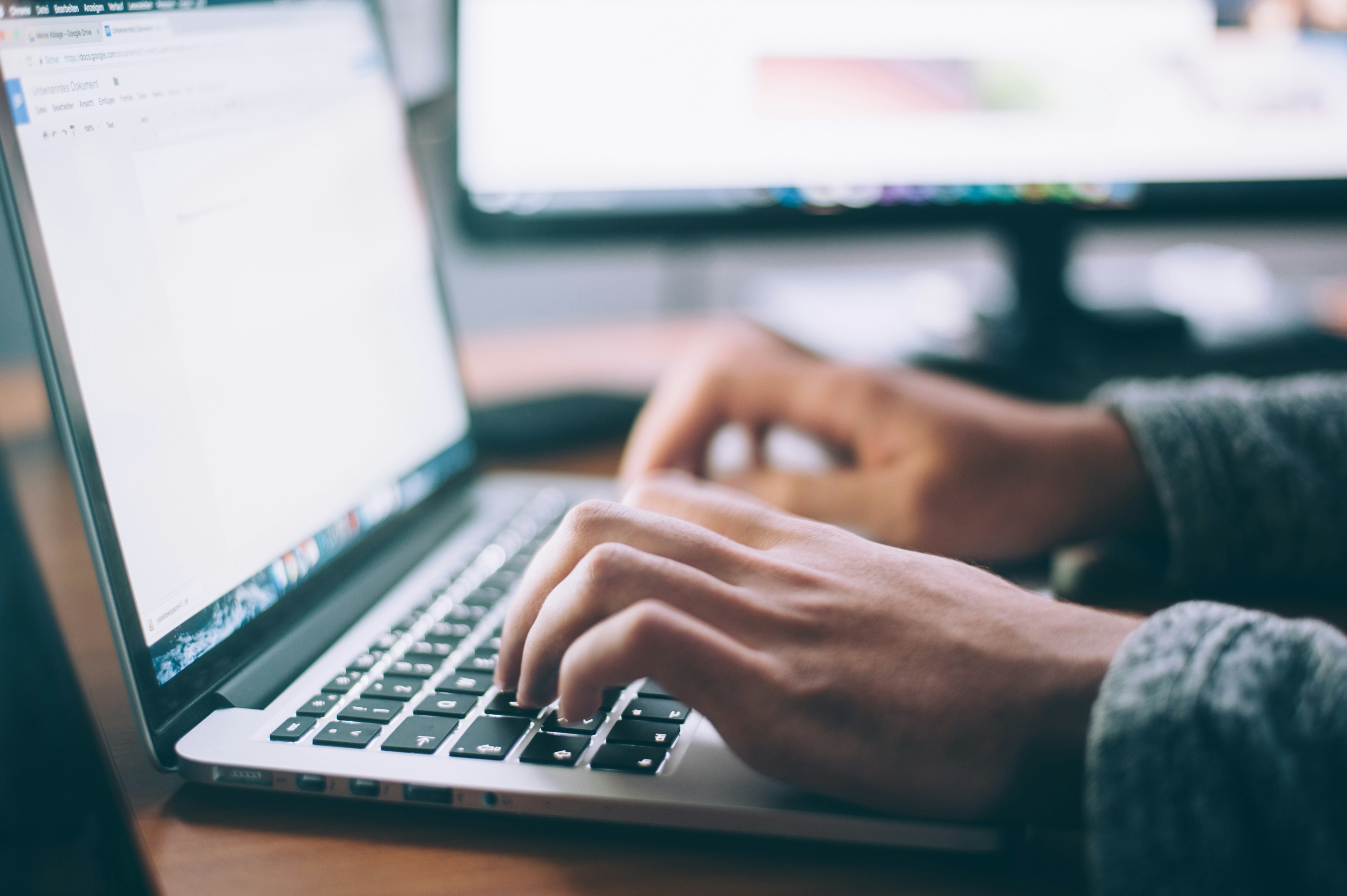 Les éditeurs de médias canadiens demandent au CRTC d’encadrer la Loi sur les nouvelles en ligne