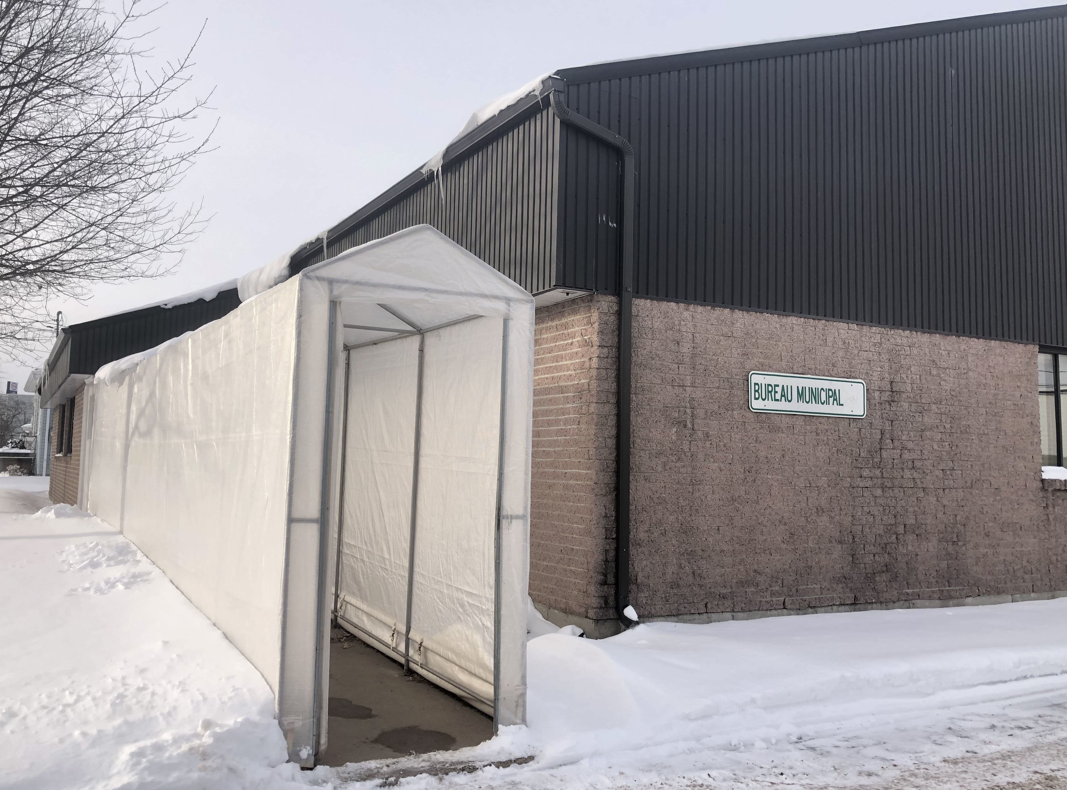 Gel de taxes à Laurier-Station