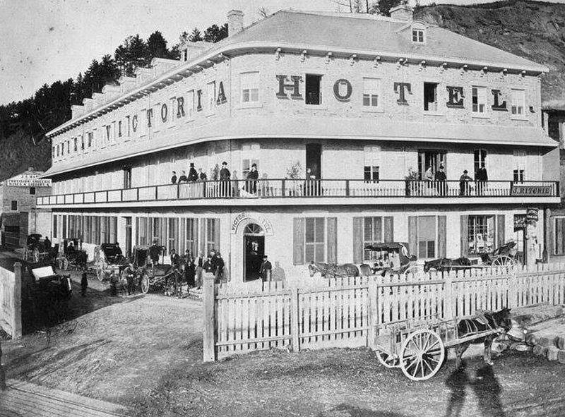 La deuxième démolition de l’ancien hôtel Victoria
