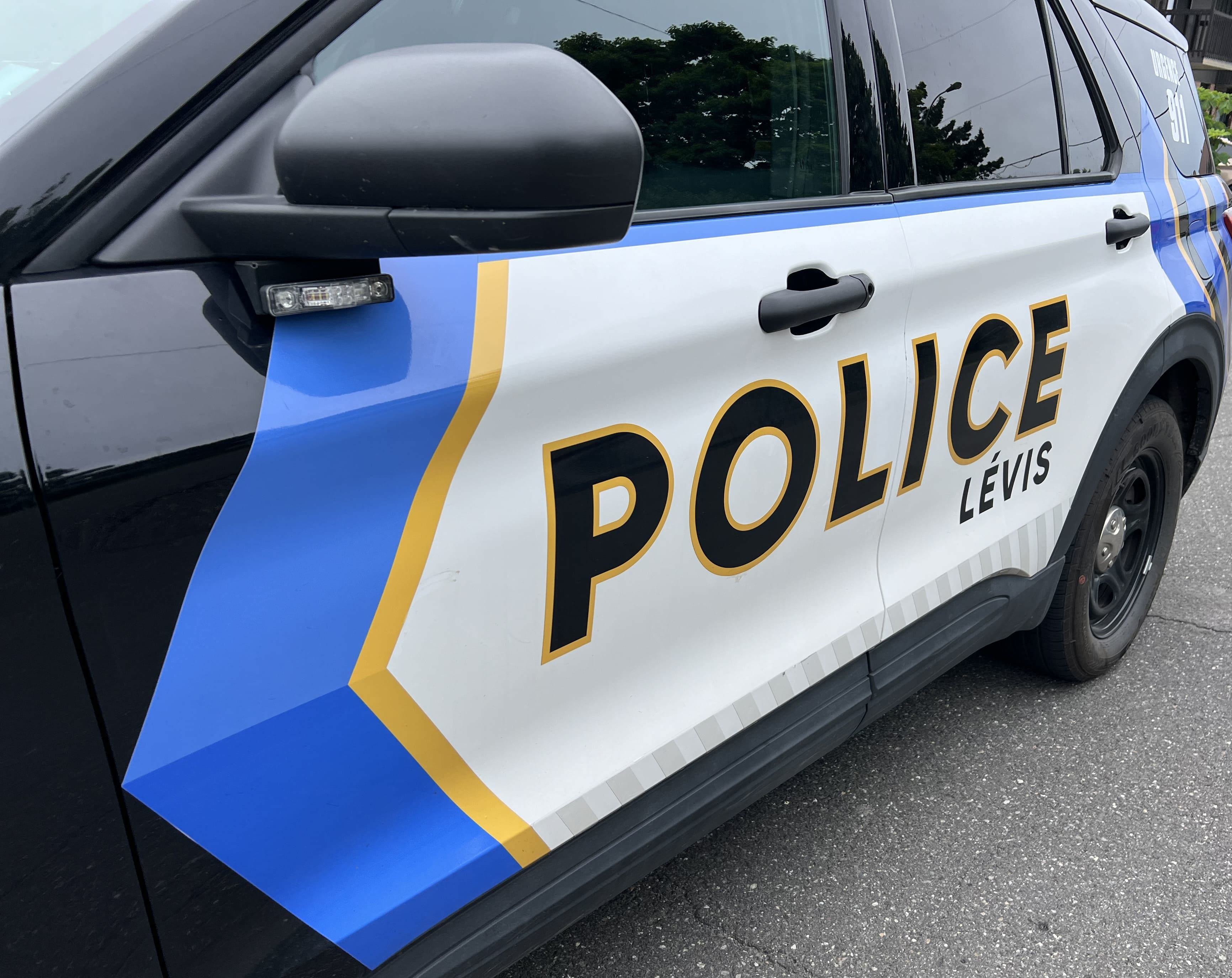Un automobiliste termine sa course dans un face-à-face 