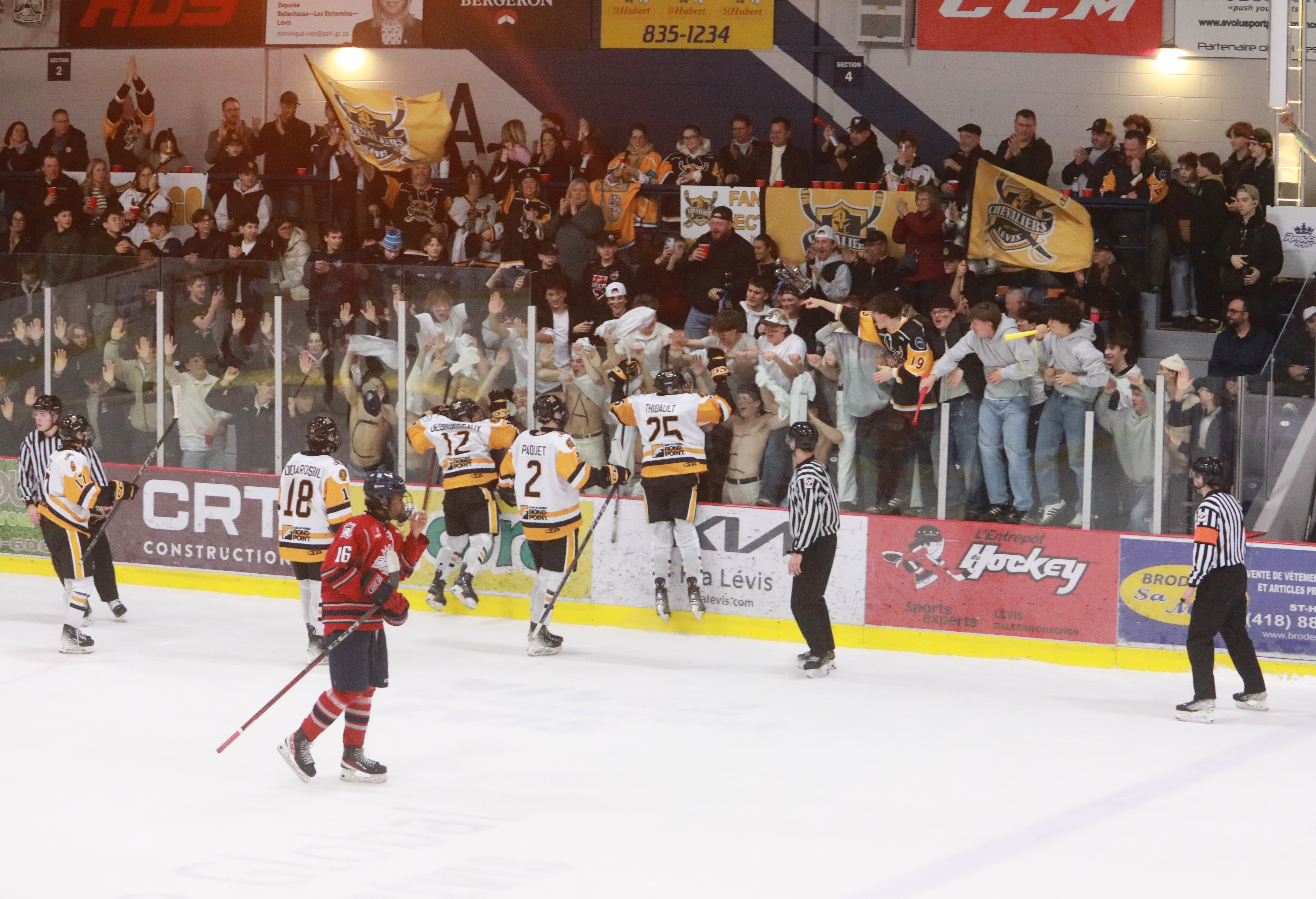 Les Chevaliers sont champions de la Coupe Jimmy-Ferrari