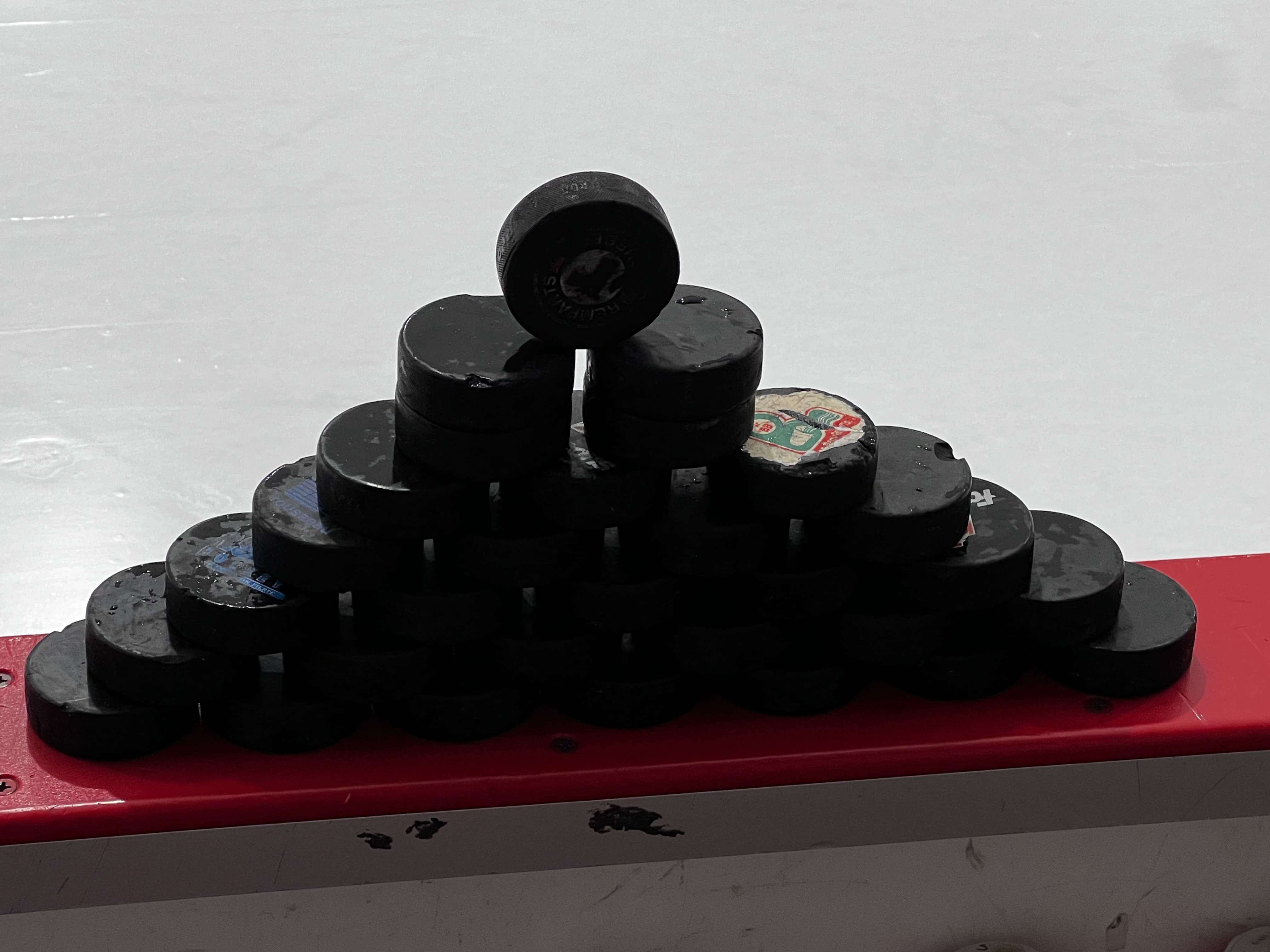 Hockey mineur : des propositions de regroupements font sourciller