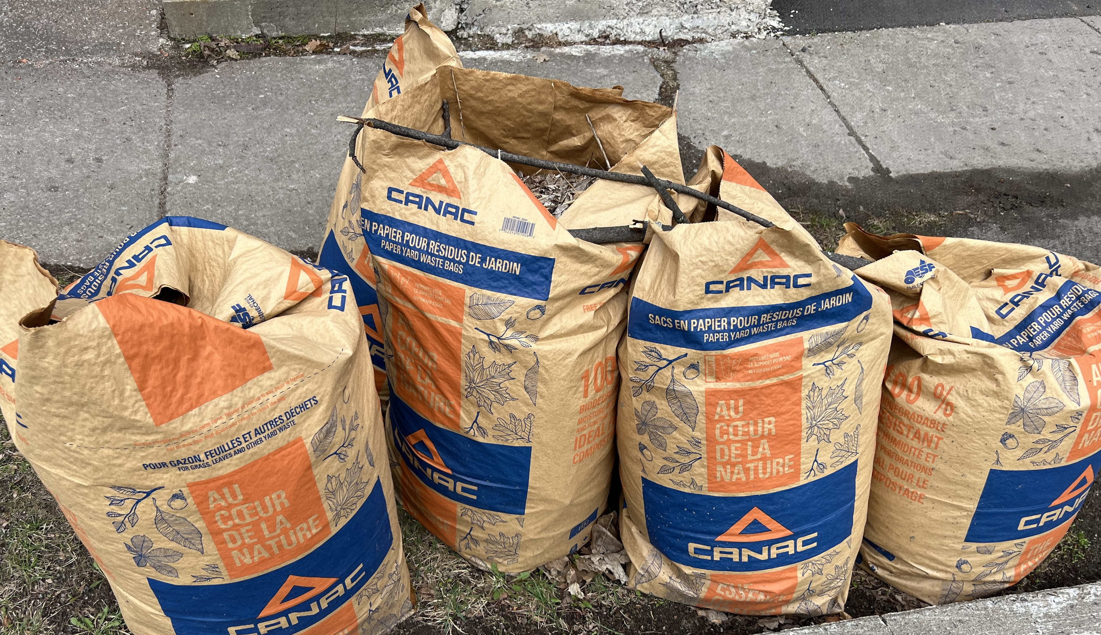 Changement de saison : collecte des résidus verts et abris d’hiver