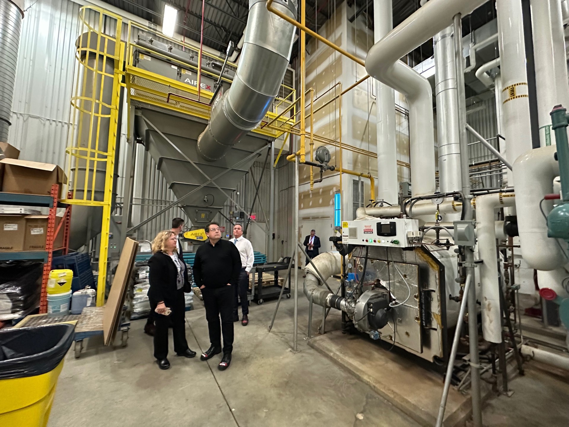 JAMP Pharma Lévis reçoit Bernard Drainville