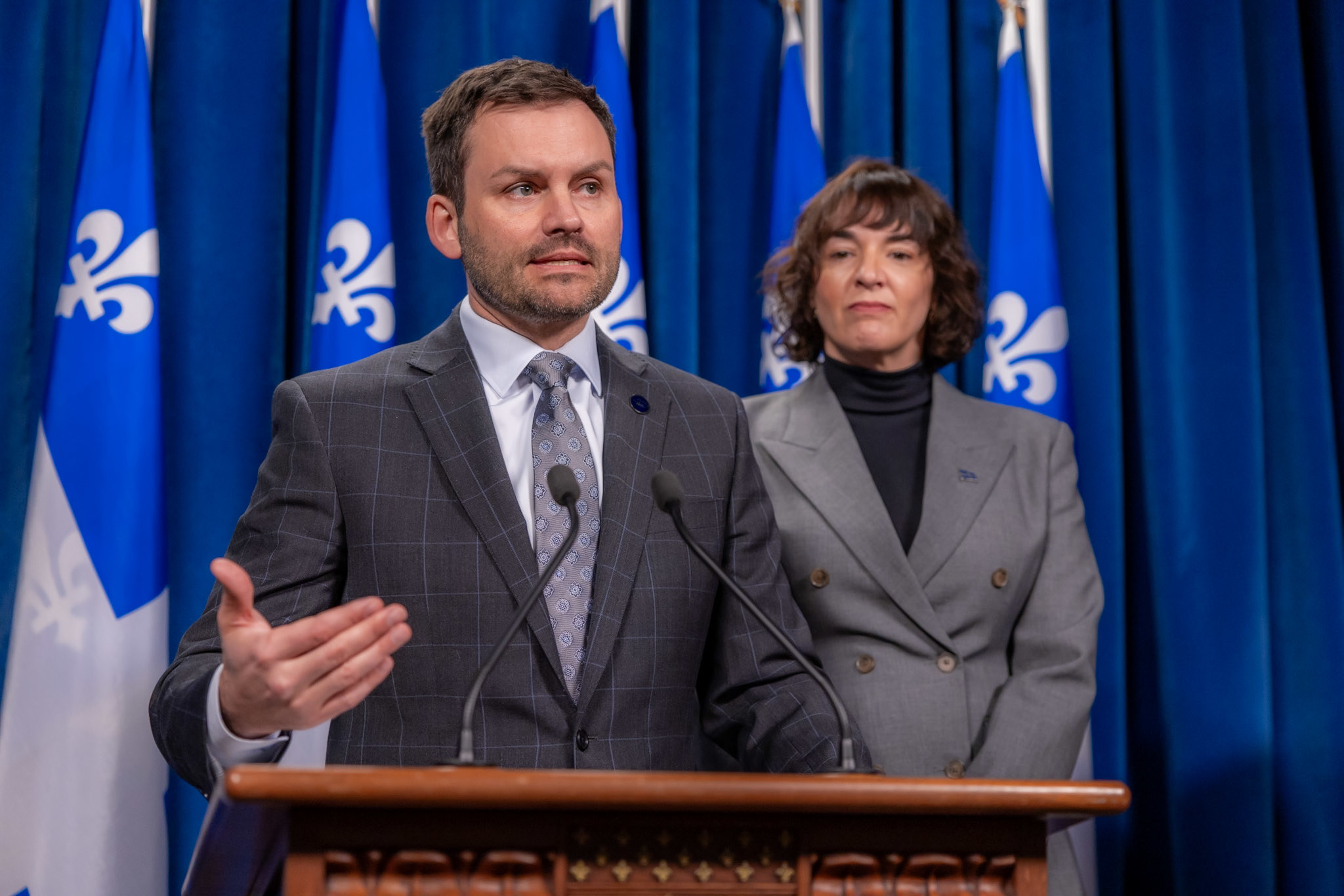 Le PQ veut réduire la taille des factures