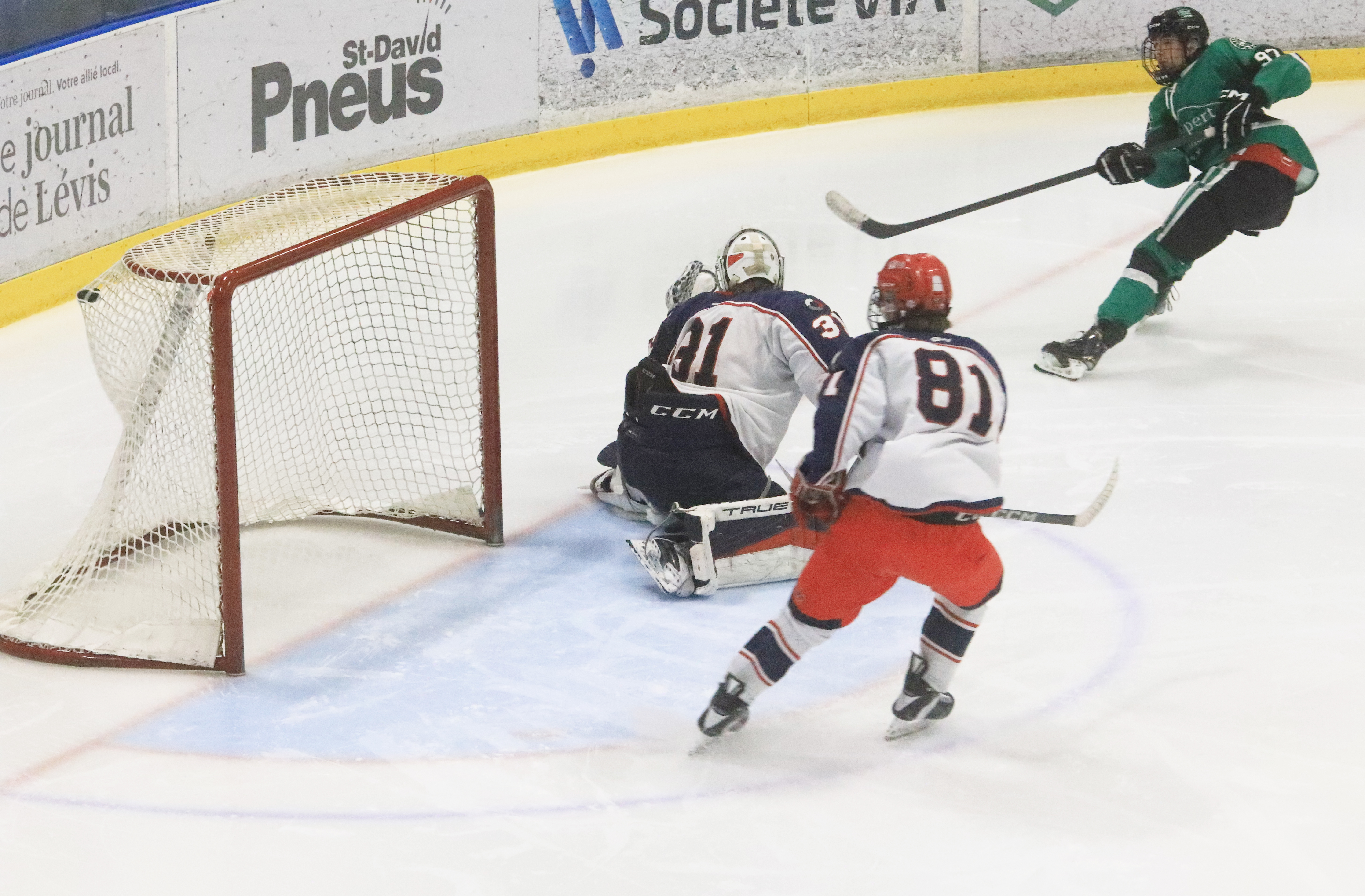 L’Expert prend les devants 2 à 0 contre le Lévis Honda 