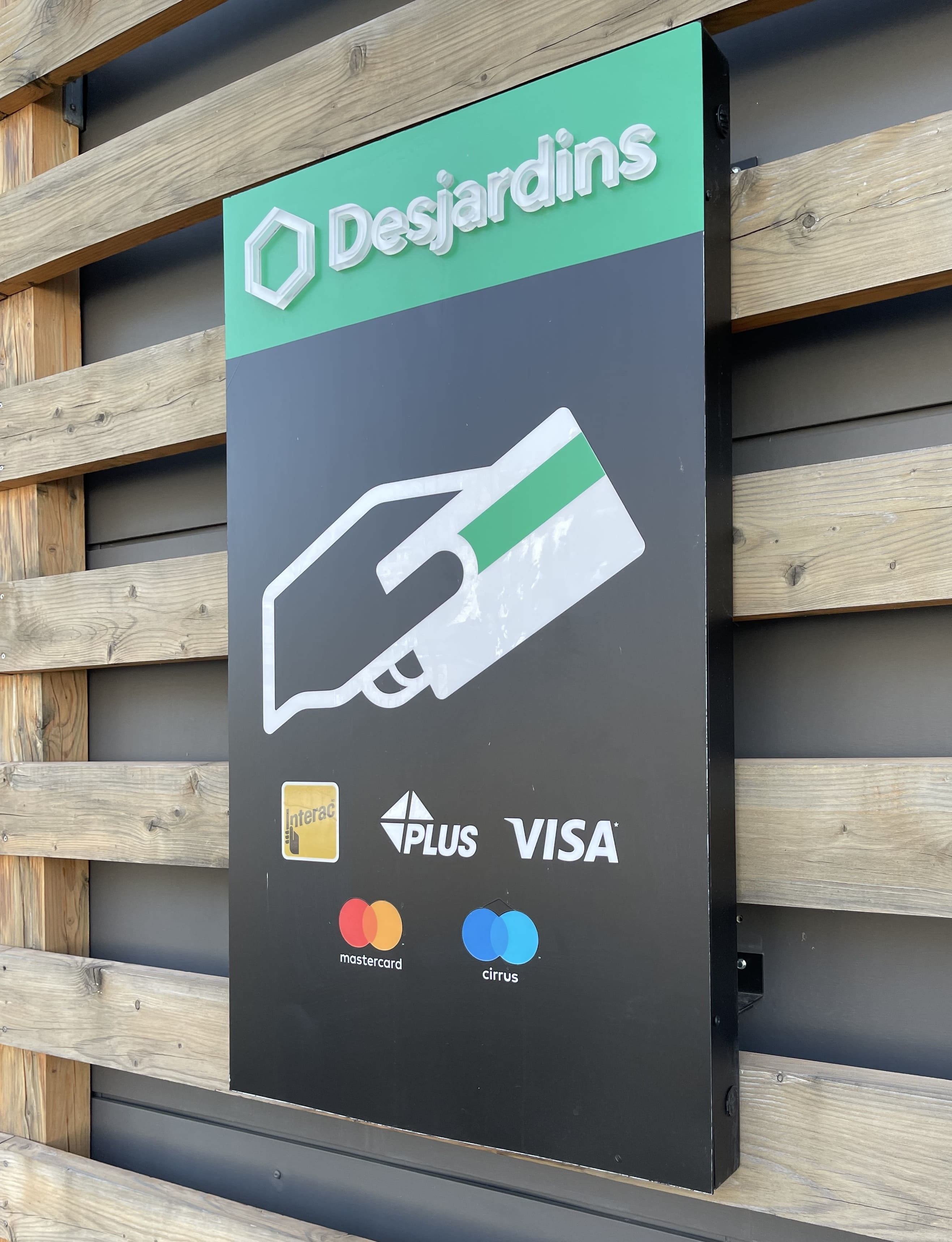 Desjardins fait encore marche arrière