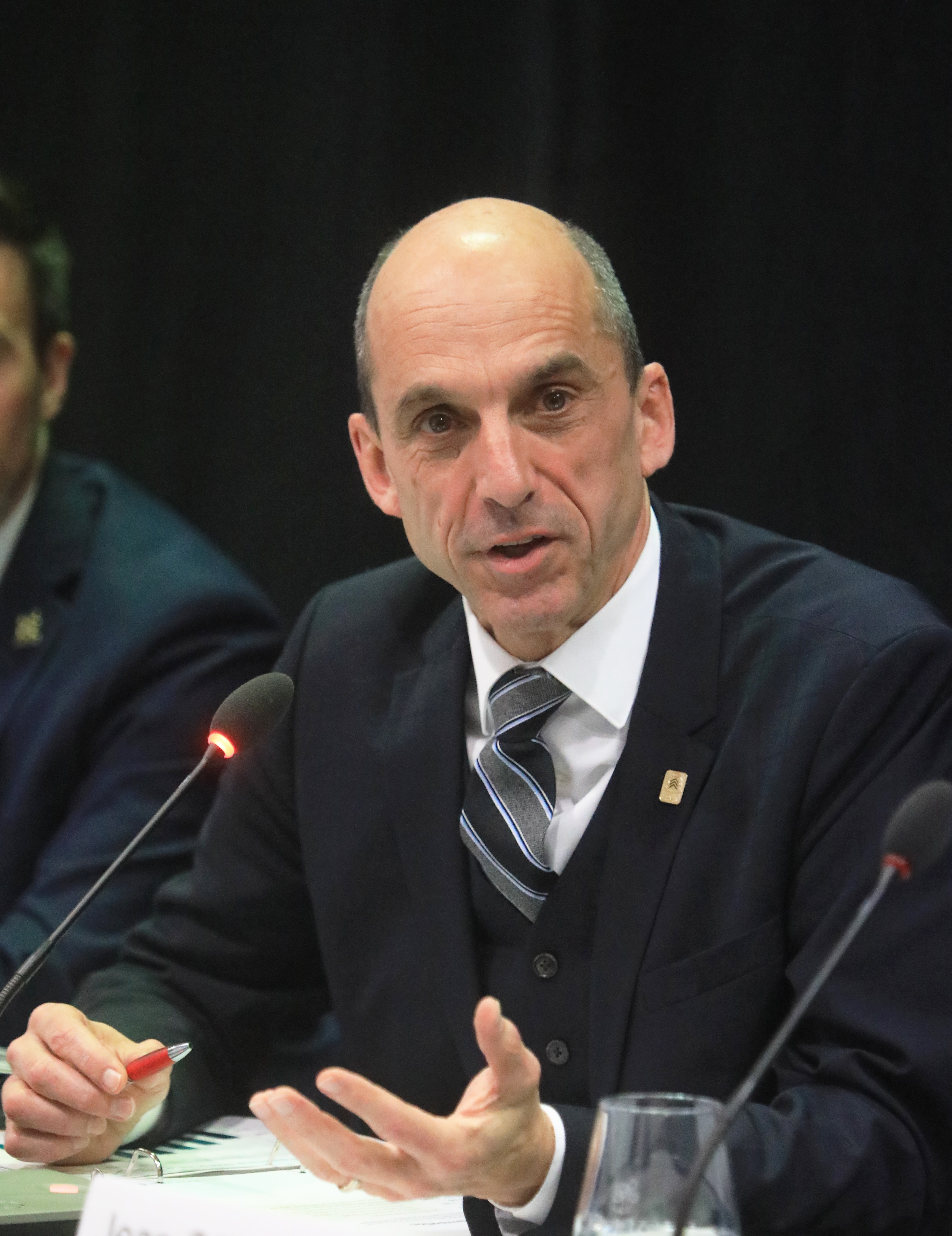 Blaney plaide pour «un financement municipal plus viable» 
