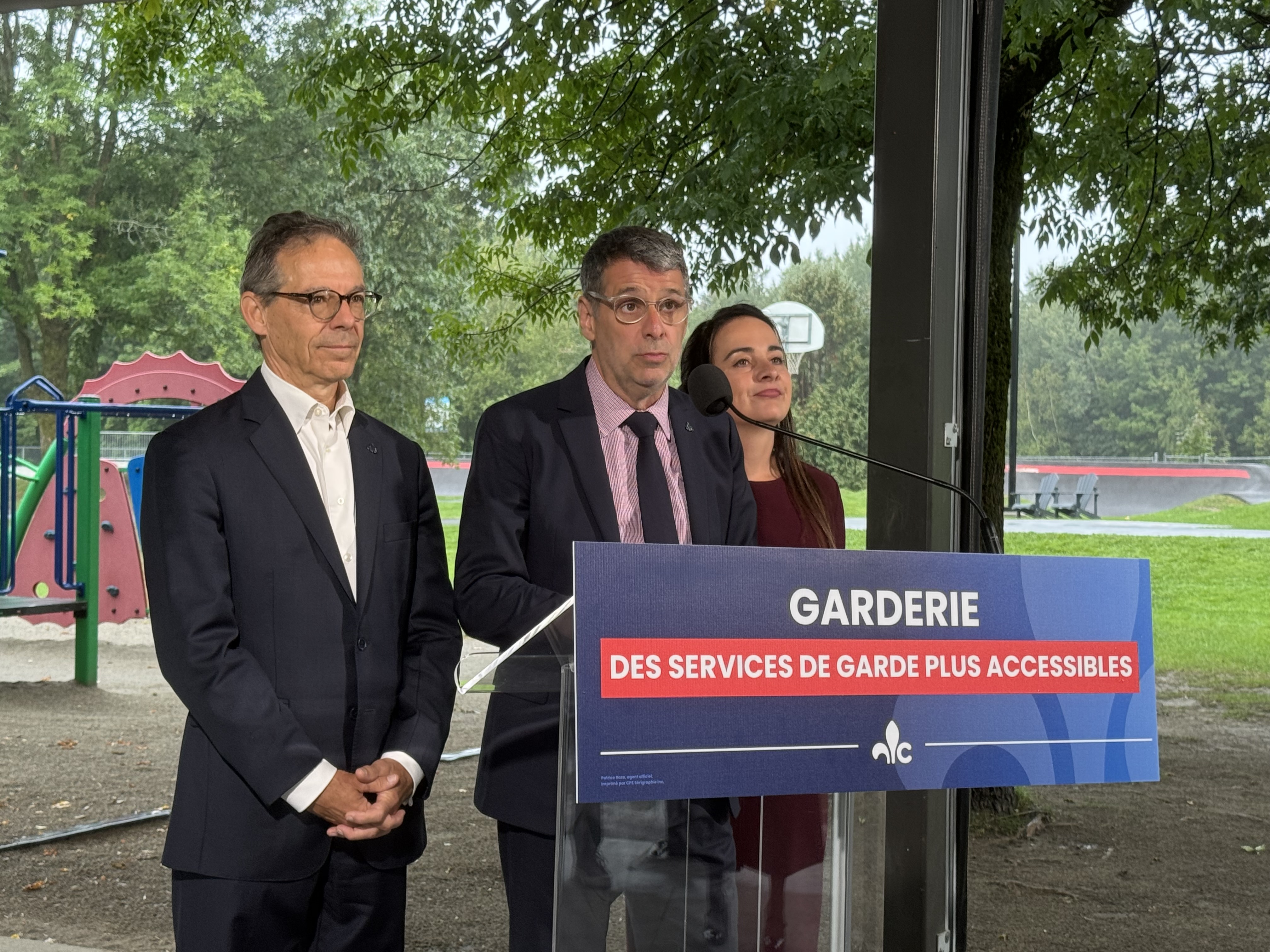 Le PCQ propose 100 $ par semaine pour les enfants gardés à la maison